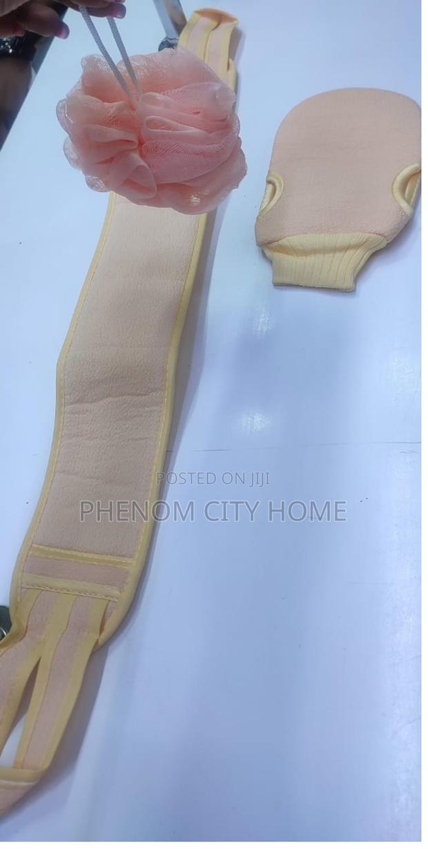 Available Body Washing Accessories Set - thumbnail 2