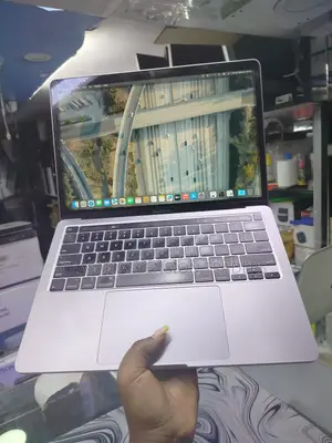 Laptop Apple MacBook Pro 2020 16GB Intel Core I7 SSD 512GB