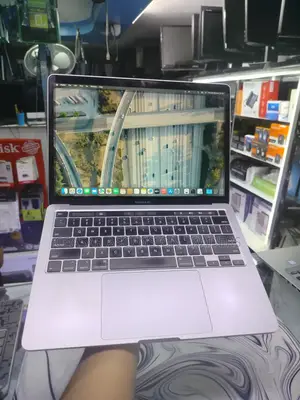 Laptop Apple MacBook Pro 2020 16GB Intel Core I7 SSD 512GB