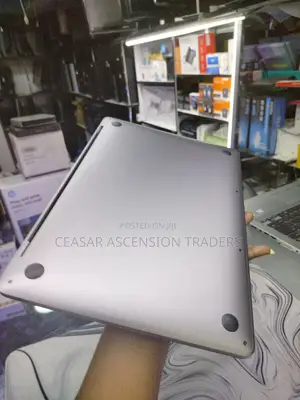 Laptop Apple MacBook Pro 2020 16GB Intel Core I7 SSD 512GB
