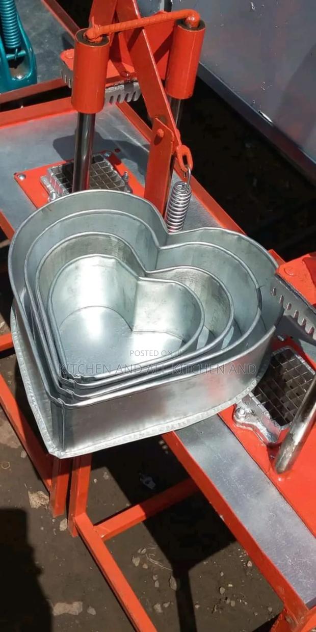 Alluminiuma Love Cake Tins