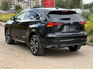 Lexus NX 300h Base 4x4 (2.5L 4cyl 2A) 2018 Black