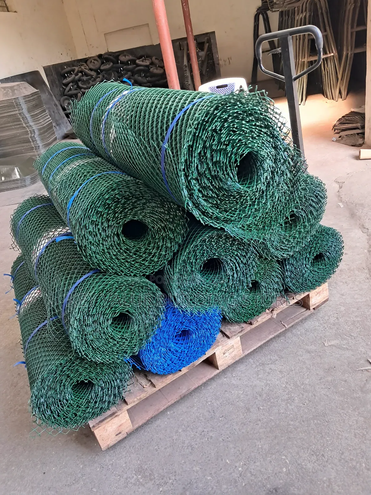 Plastic Poultry Mesh (1m by 25m)