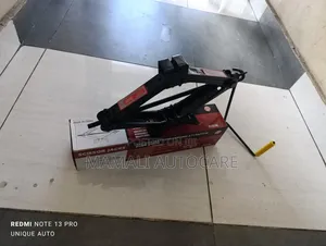 Heavy-Duty 2 Ton Scissor Jack :Compact Reliable Lift
