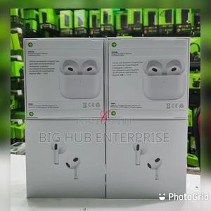 Airpods With Magsafe Charging Case - thumbnail 2