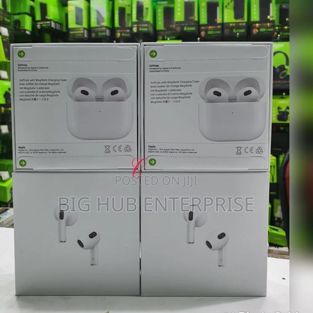 Airpods With Magsafe Charging Case - thumbnail 3