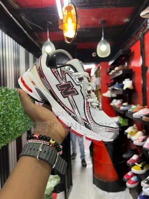 New Balance 740 Unisex Sneakers