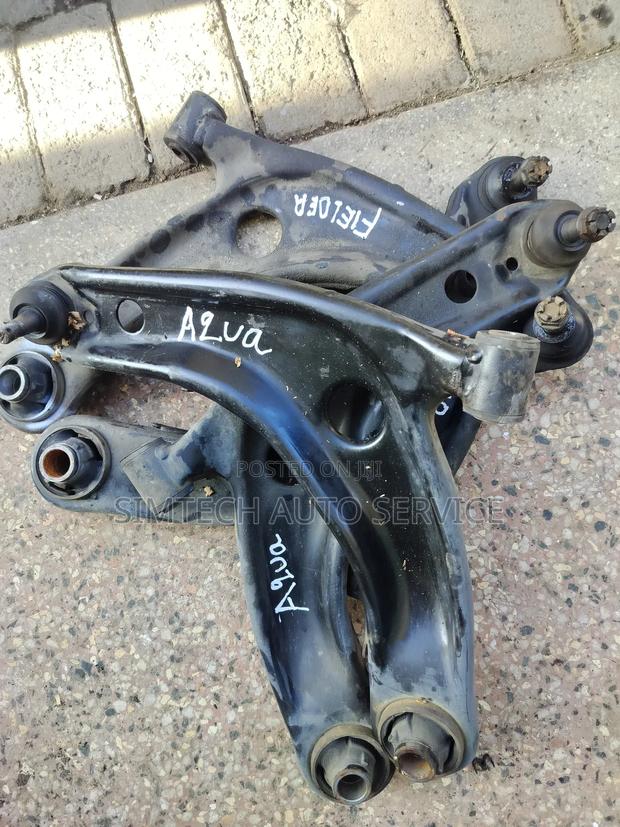 Toyota Aqua Hybrid Front Arms - thumbnail 2