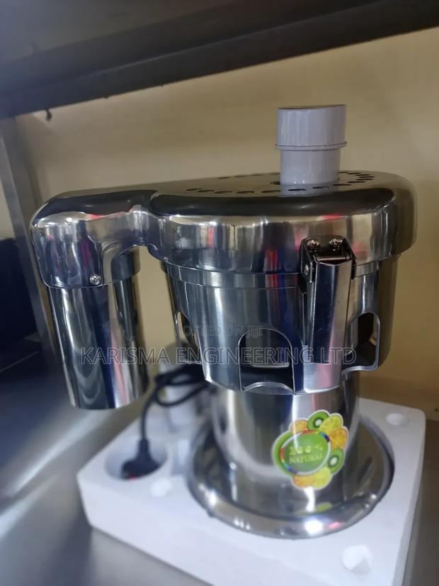 Commercial Juice Extractor Machine