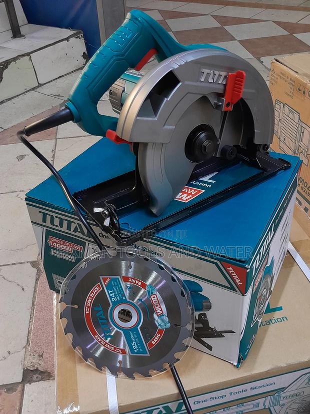 Total Circular Saw Set 1400 Watts + Blade Timber
