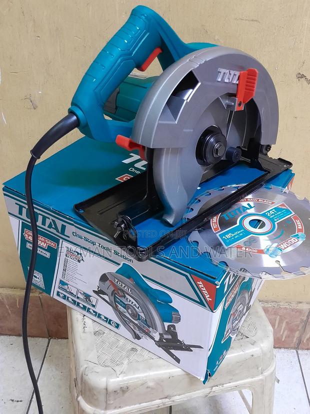 Powerful Total Circular Saw 1400 Watts With A Blade - main view