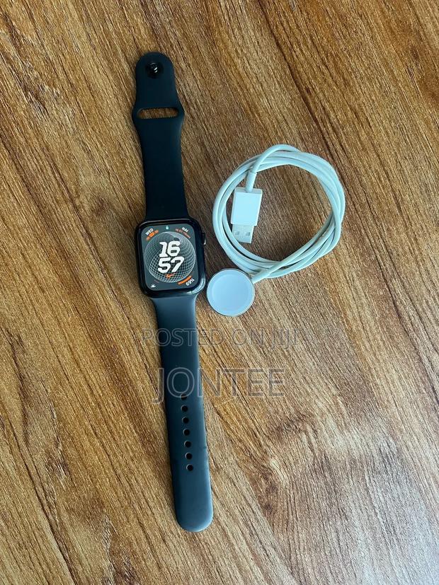 Apple Watch Series5 44mm Cellular - main view