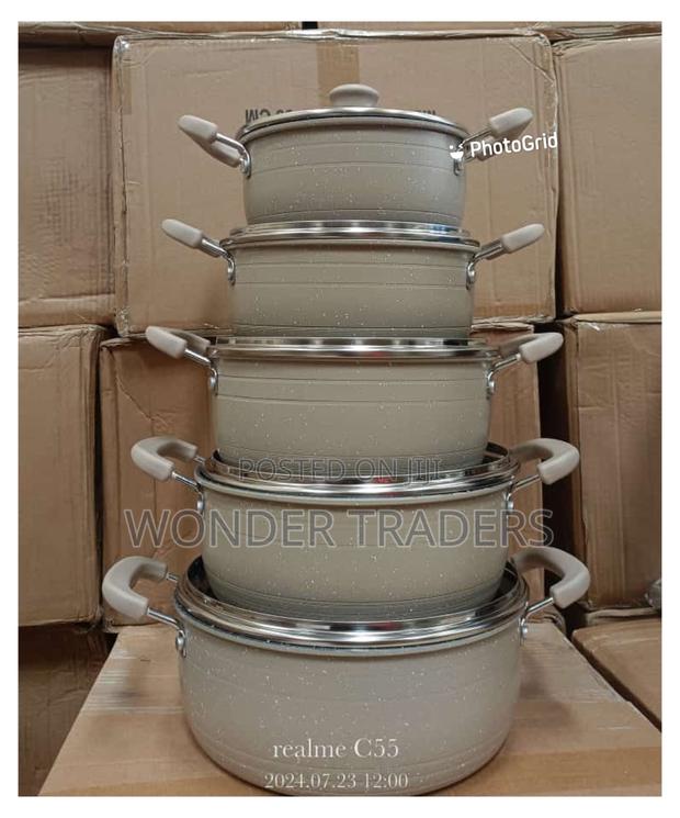 Nonstick James Pot Beige Cookware Set* - main view