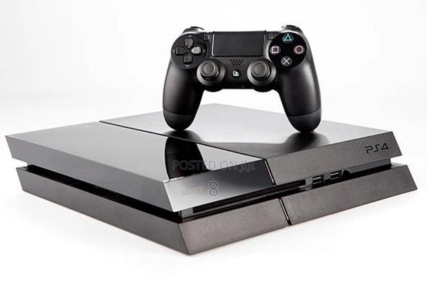 PS4 Console With 1 Controller – Top Gaming Experience