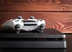 Sony PS4 – The Ultimate Console With 1 Controller