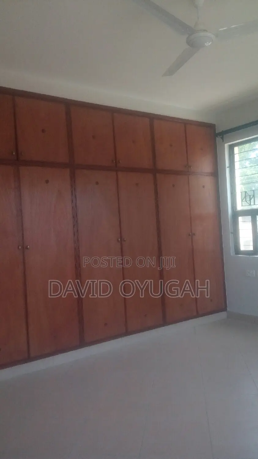 3bdrm Apartment in Ganjoni, Moi Avenue (Msa) for rent