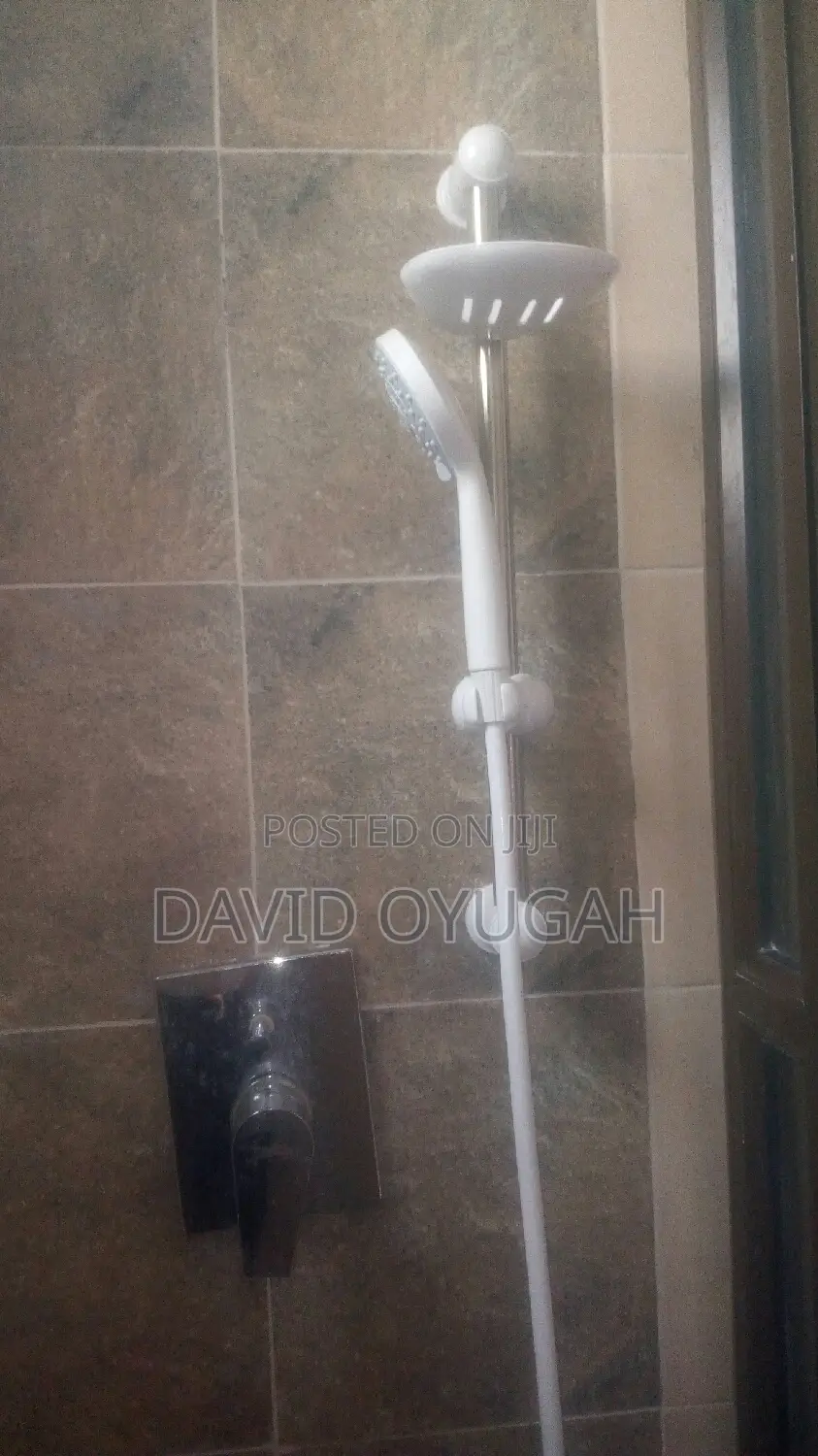 3bdrm Apartment in Ganjoni, Moi Avenue (Msa) for rent