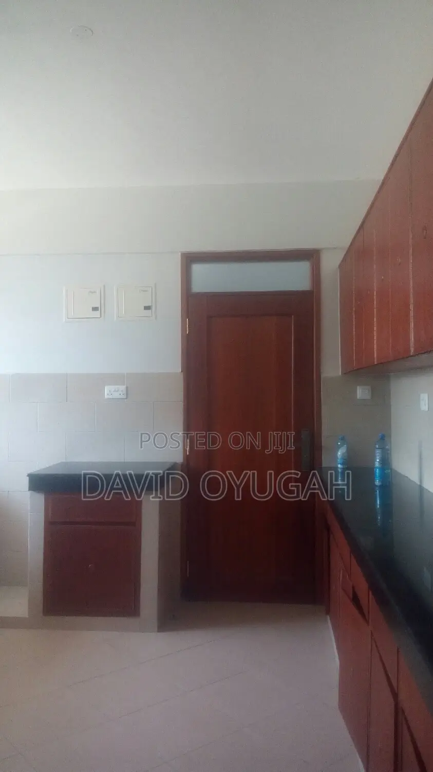 3bdrm Apartment in Ganjoni, Moi Avenue (Msa) for rent
