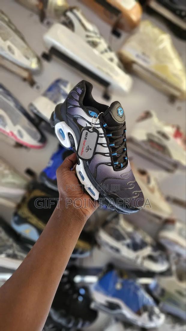 Assorted Nike TN Sneakers for Men - thumbnail 3