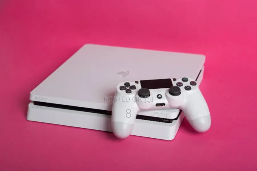 PS4 Console – Ready to Plug and Play With 1 Controller