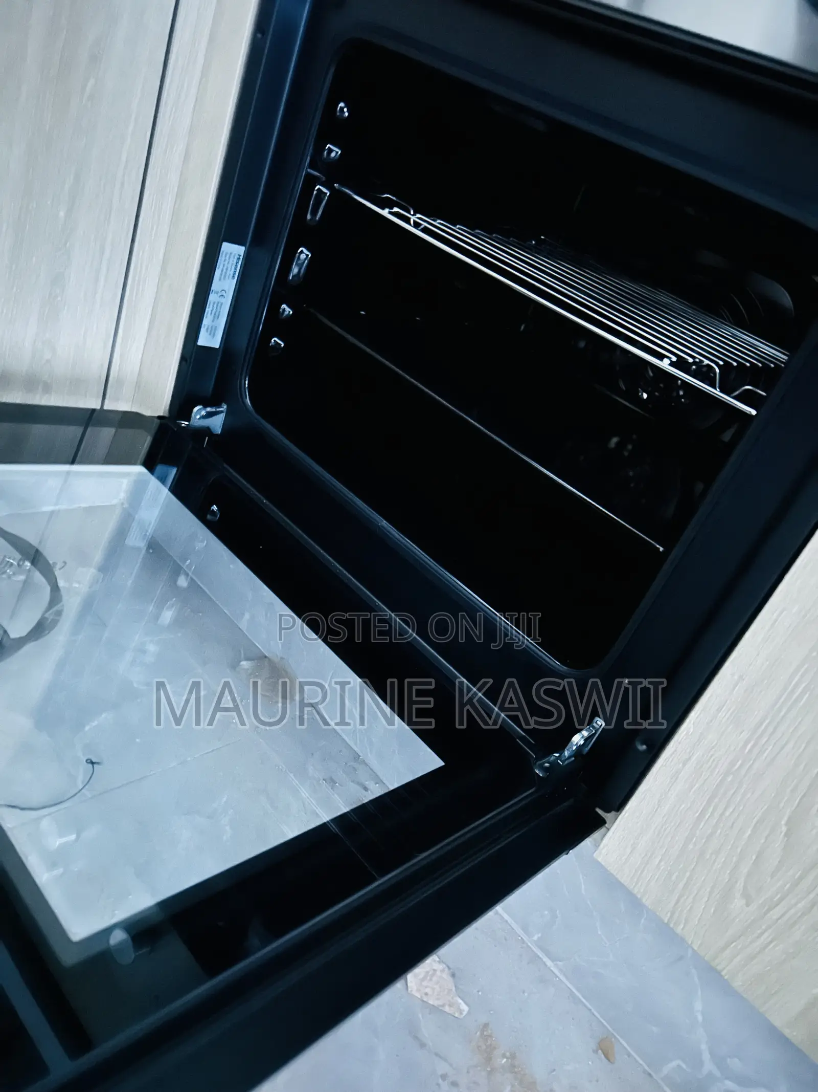 Hisense 75 Liters Inbuilt Oven With Fan