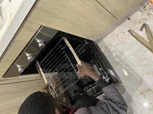 Hisense 75 Liters Inbuilt Oven With Fan