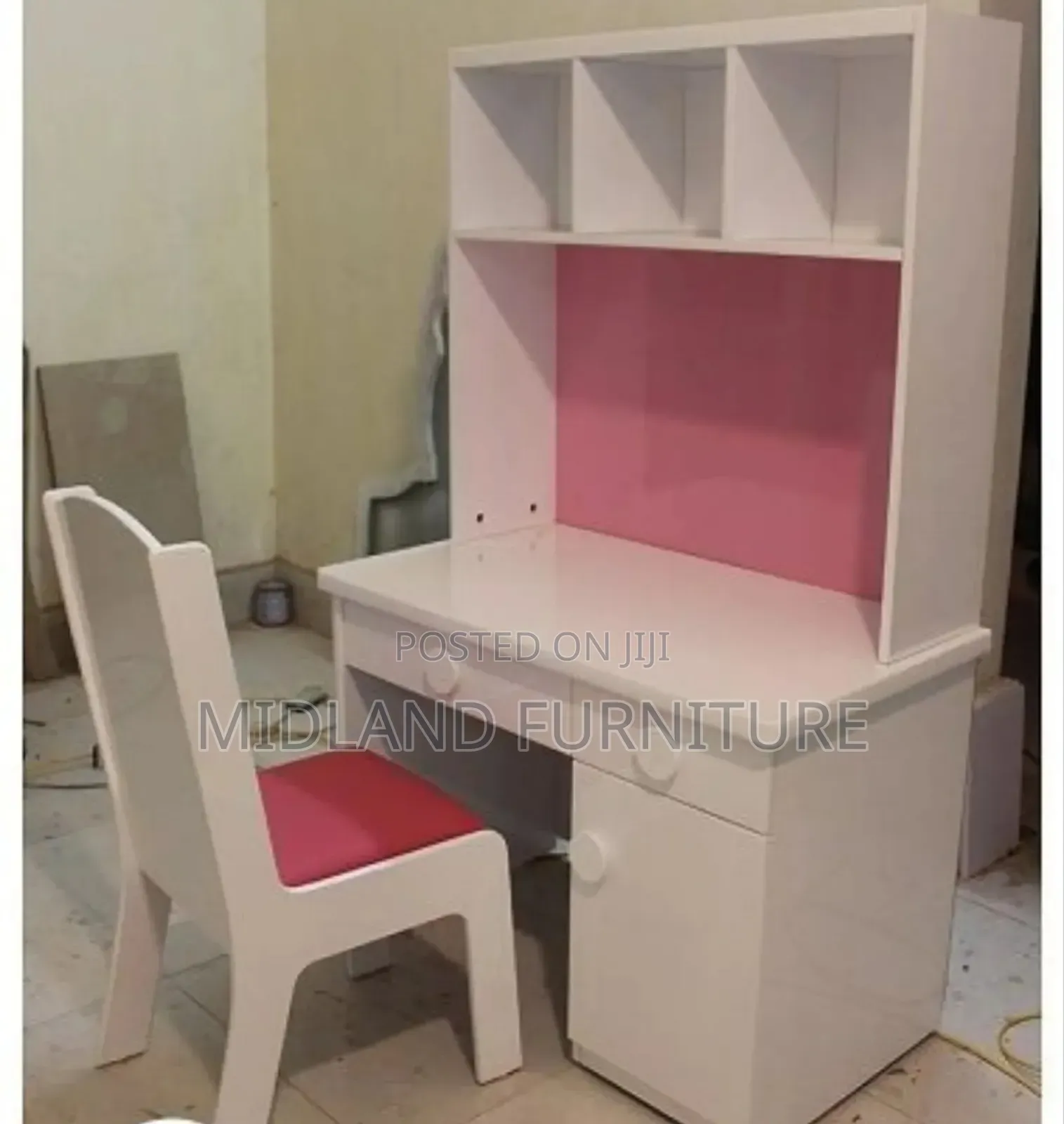 Study Desks With Drawers and Shelves