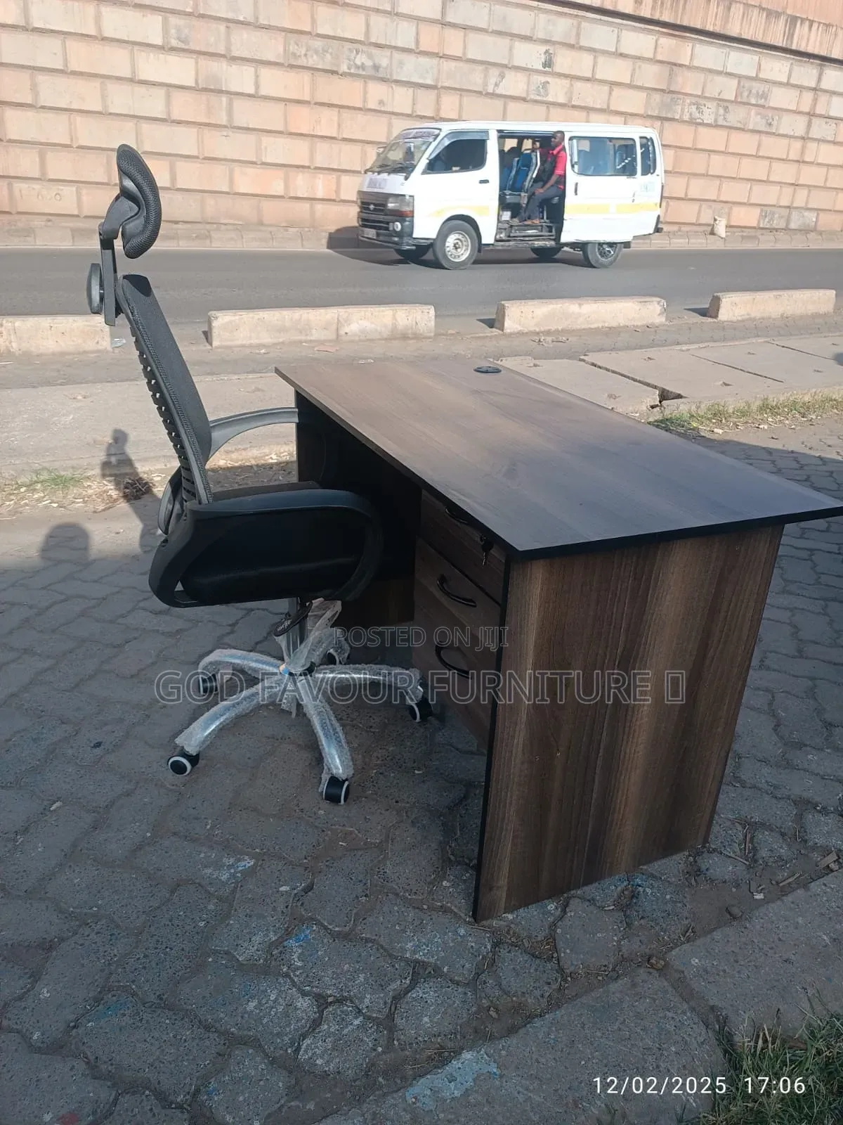 Quality 1.2m Office Desk With High Back Headrest Chair Qj9tg