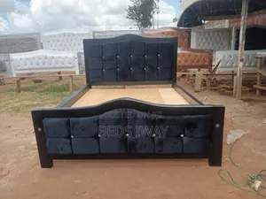 Blackish 5x6 Turfed Chester Bed