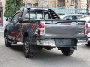 Toyota Hilux 2018 Gray