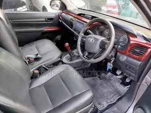 Toyota Hilux 2018 Gray
