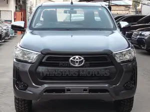 Toyota Hilux 2018 Gray