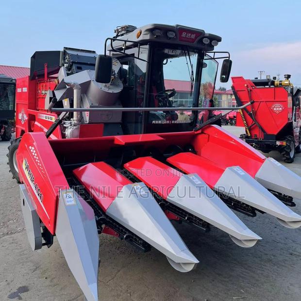 Corn Combine Harvester With 2 Rows - main view