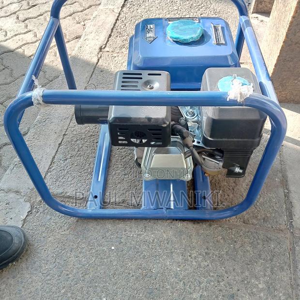 Concrete Vibrator 7.5hp With Poker - thumbnail 2