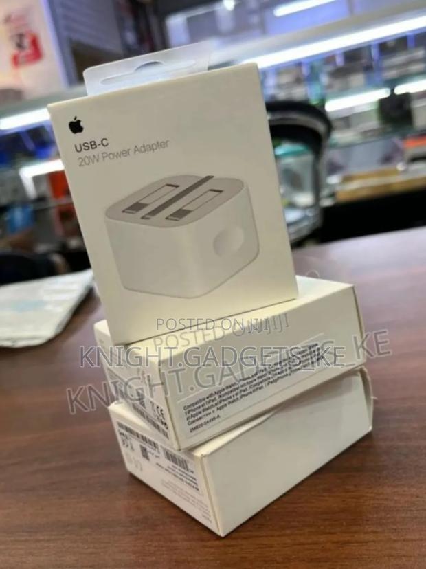 Apple 20w Usb-C Power Adapter - thumbnail 2