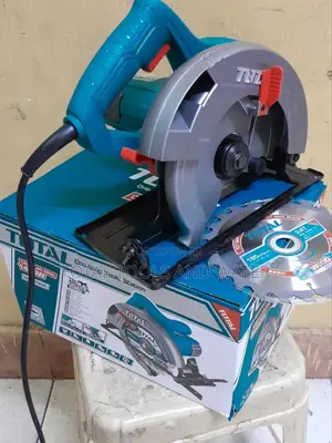 Total Circular Saw 1400W,45° Bevelcutting Angle