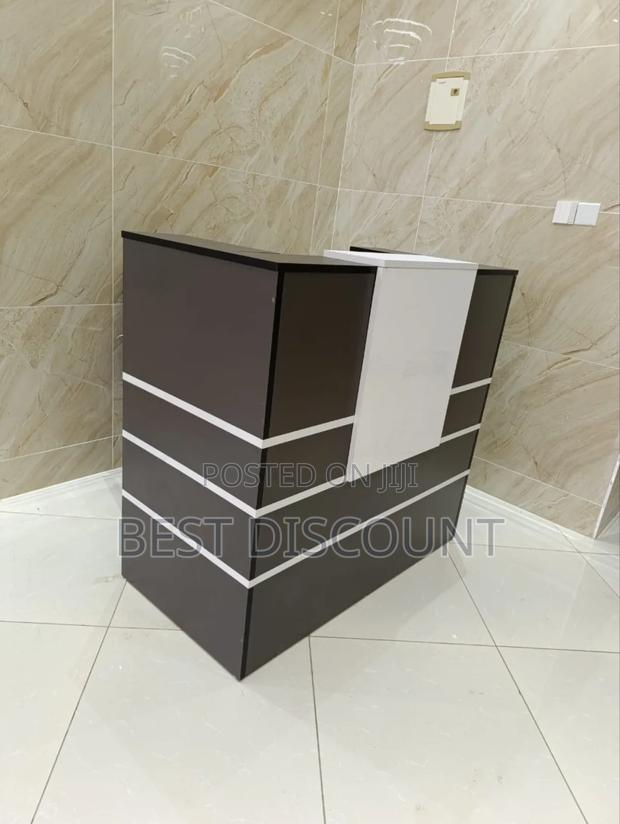 Front Office Reception Desk 4fts - main view