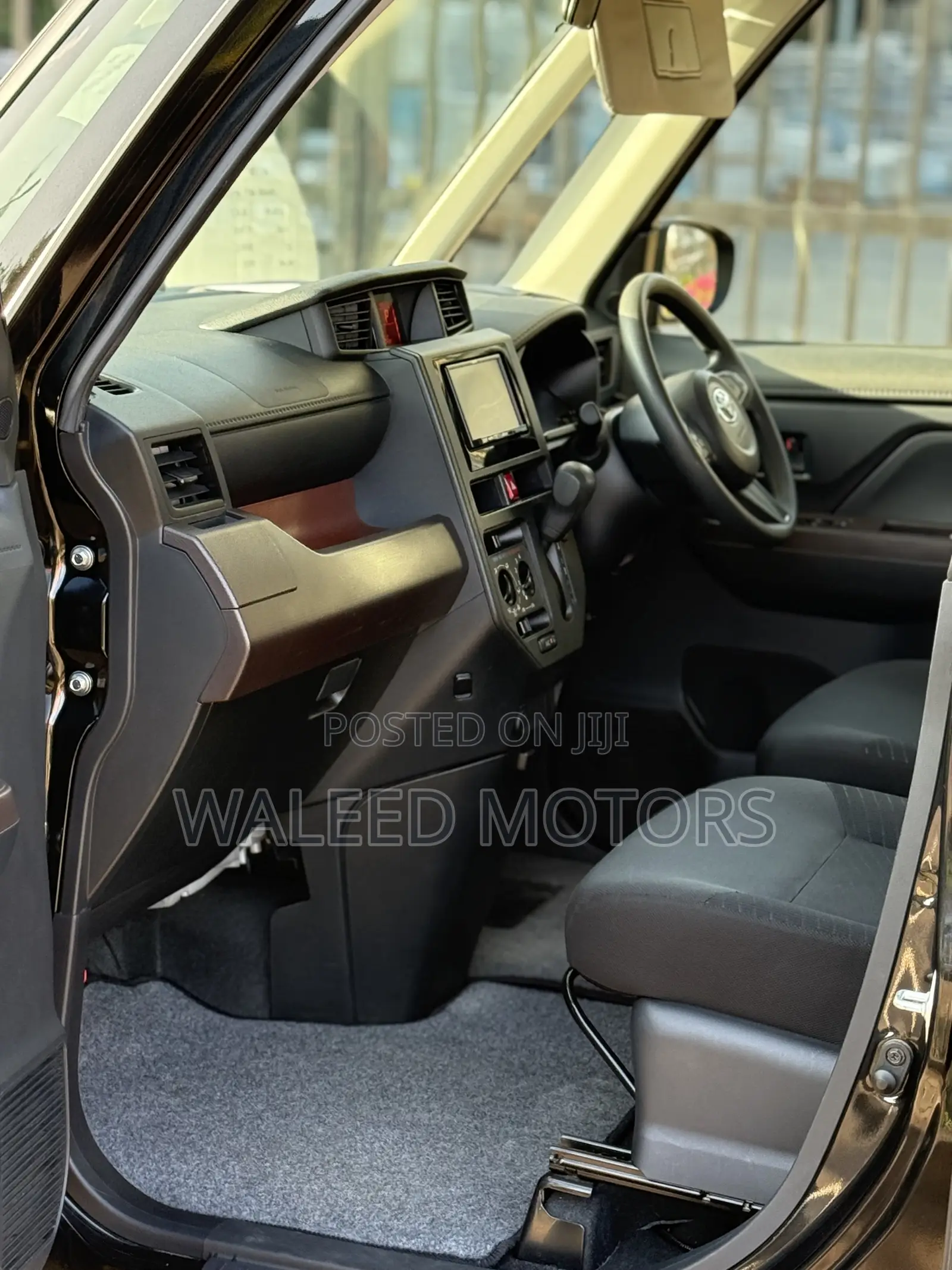 Toyota Roomy 2018 Black
