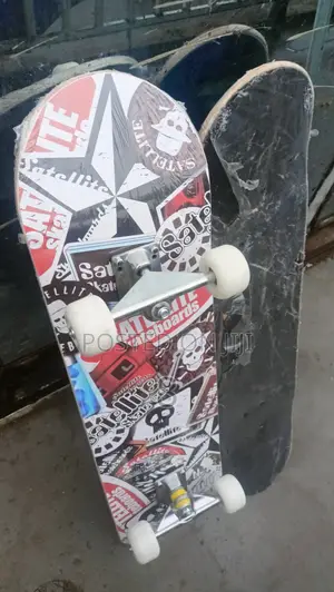 Pro-Style Adult Skateboard – Perfect for Tricks and Cruising