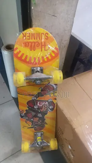 Durable Adult Skateboard – Stylish and Built to Perform