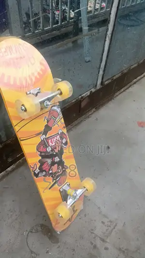 Durable Adult Skateboard – Stylish and Built to Perform