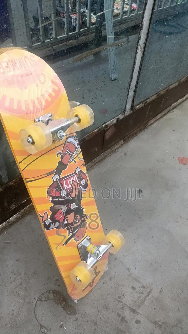 Durable Adult Skateboard – Stylish and Built to Perform - thumbnail 3