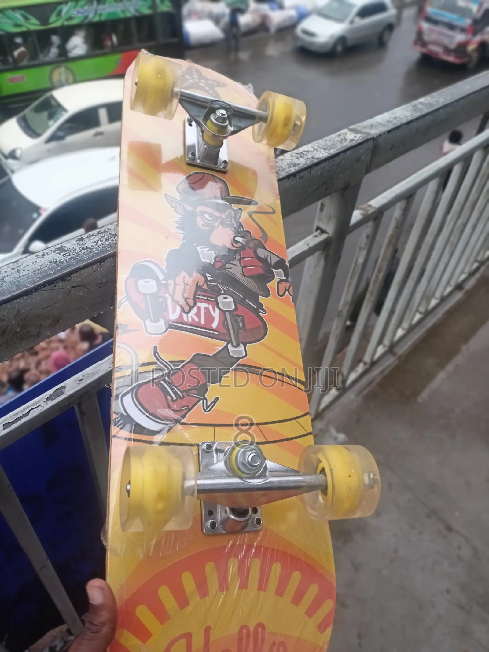Adult Skateboard – Durable Deck and Smooth Wheels
