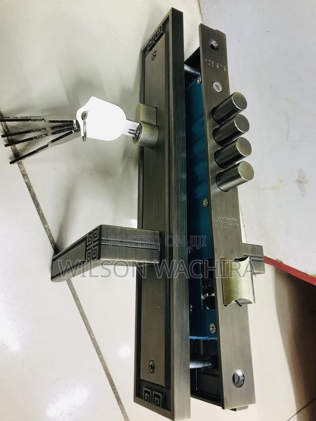 Metallic Door Lock. 4 Pin - main view