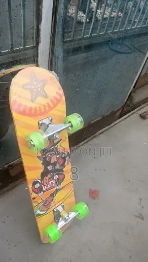 Adult Skateboard – Sturdy, Reliable, and Fun to Ride