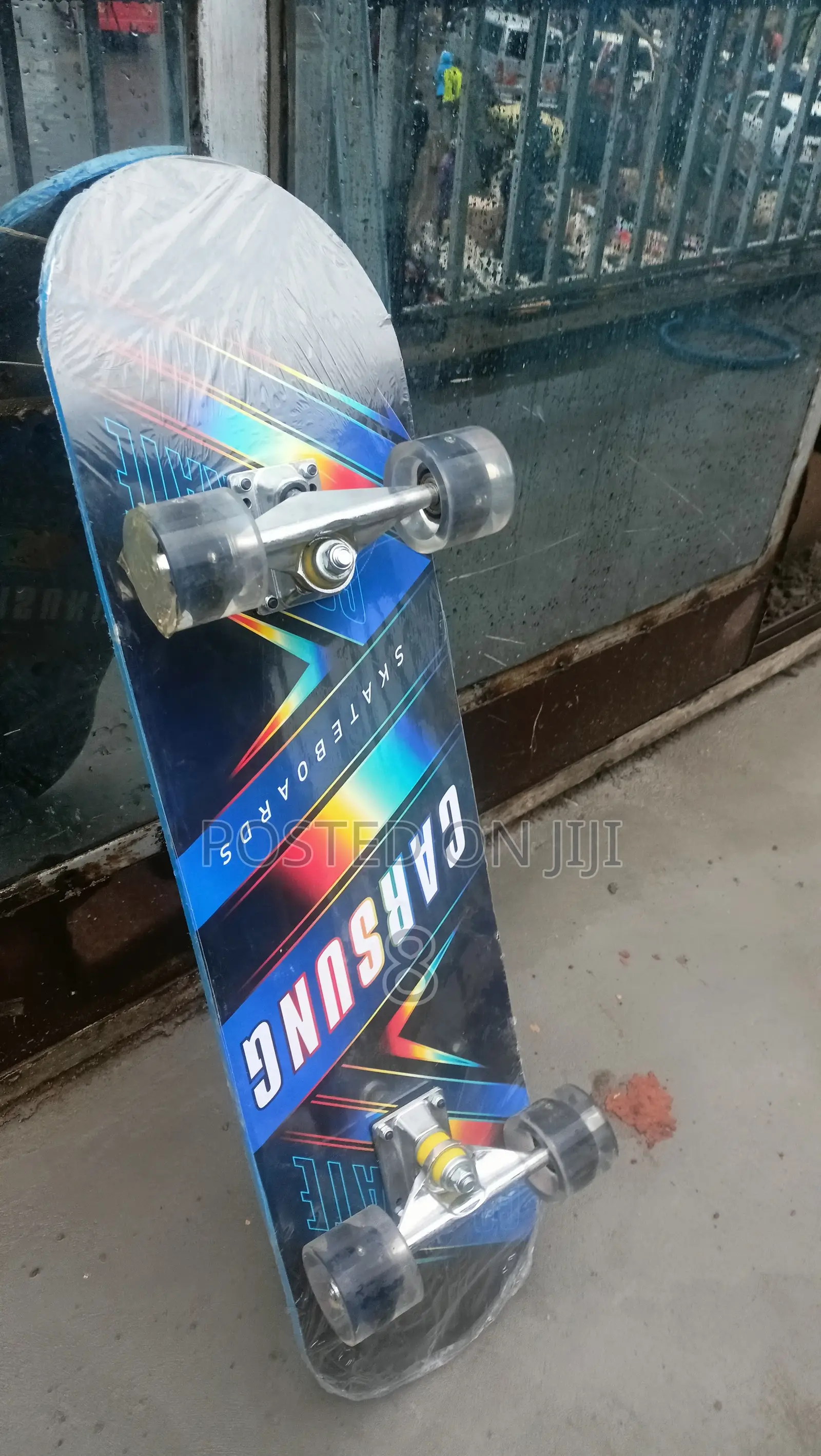 Adult Cruiser Skateboard – Smooth and Stylish Rides