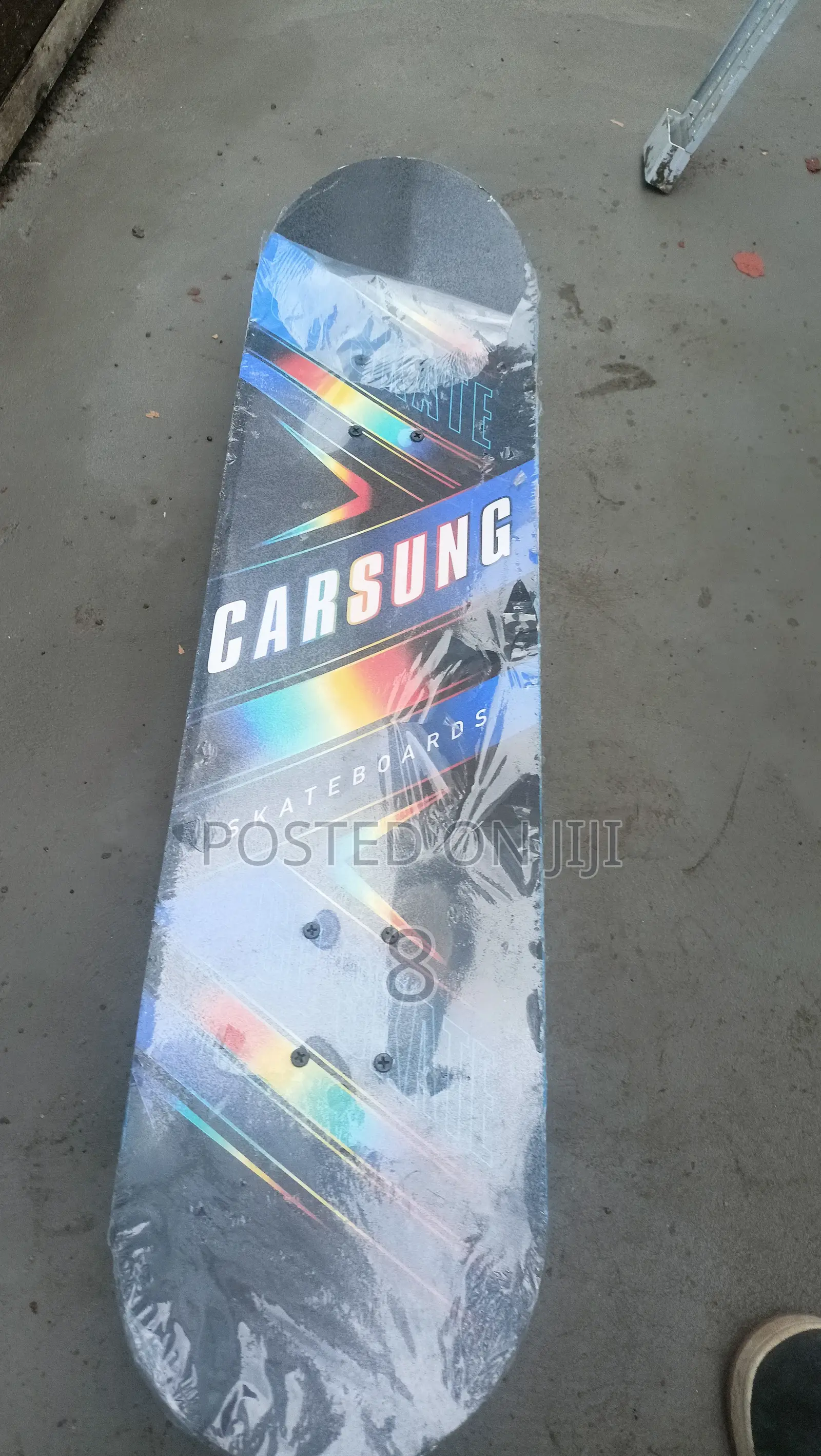 Adult Cruiser Skateboard – Smooth and Stylish Rides