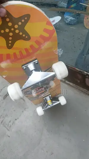 Stylish Adult Skateboard – Perfect for All Skill Levels