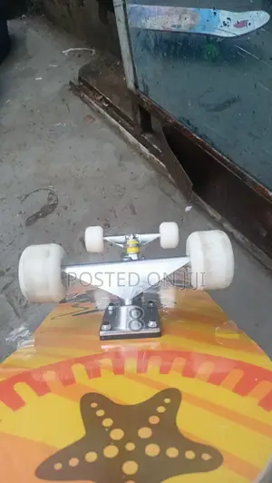 High-Quality Skateboard – Designed for Adult Riders