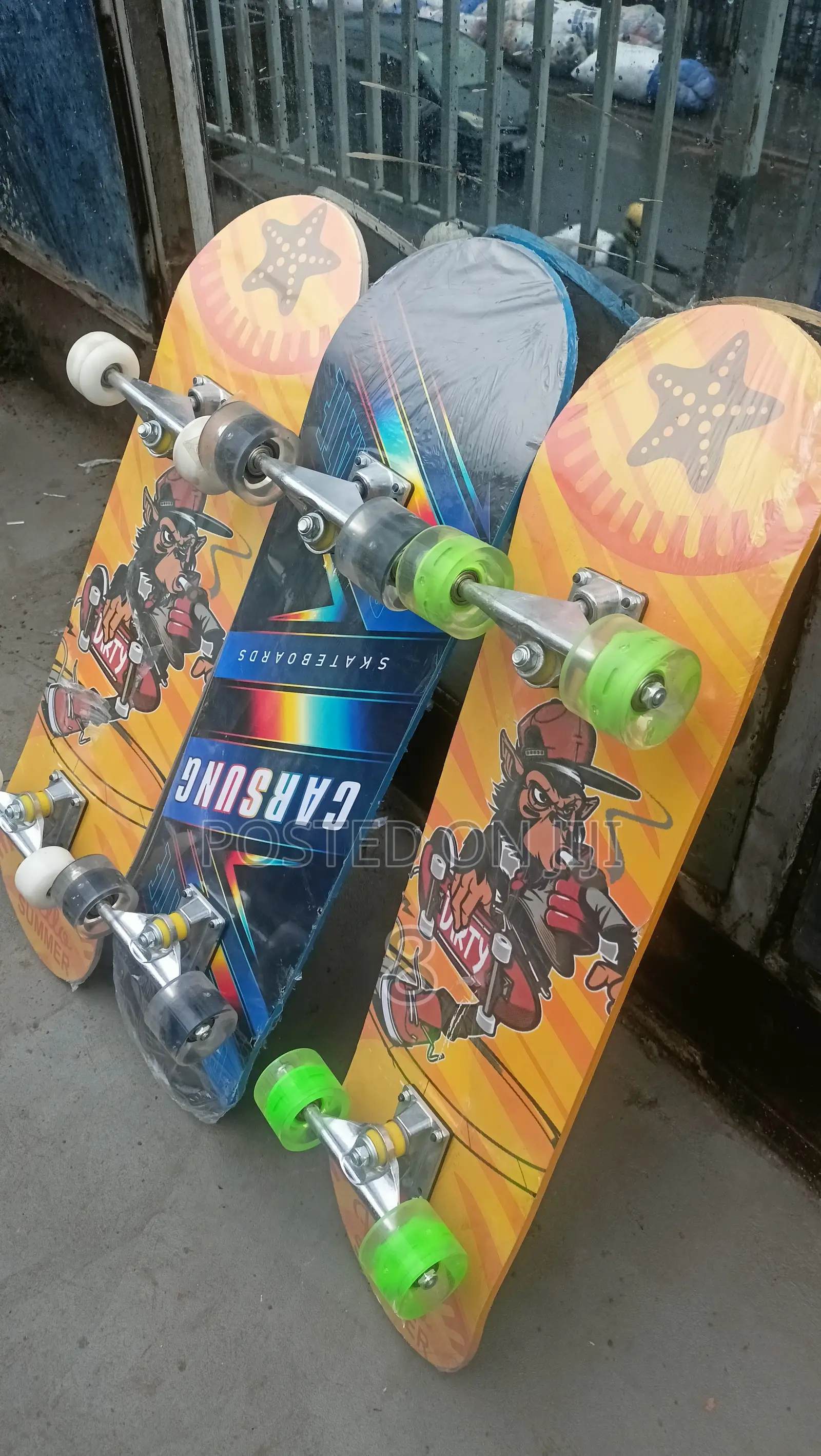 Adult Street Skateboard – Versatile and Durable